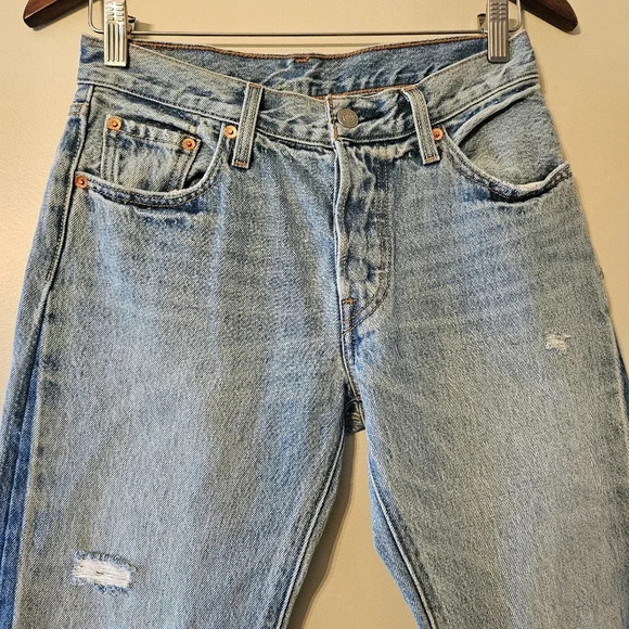 Levi's 501 Original Casual Cropped Distressed Women's Jeans Light Blue Size 25. - Picture 7 of 16